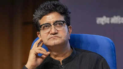 Prasoon joshi appointed prasar bharati chairperson.jpg