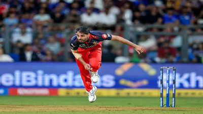 Quotprivileged to have them at rcbquot jitesh sharma on bhuvneshwar kumar josh hazlewood after team39s win over pbks.jpg