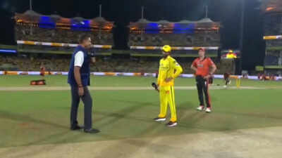 Ravi shashtri sends chepauk crowd into frenzy screengrab.jpg