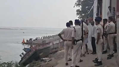 Several feared dead after a boat capsized in the ganga river.jpg