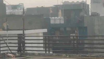 The imd has predicted that the minimum temperature is likely to remain between 27 and 29 degrees celsius on saturday and between 29 and 31 degrees celsius on monday.jpg