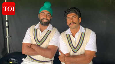 Ammy virk shares pics with ranveer singh from sets of 83 checkout 1.jpg