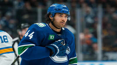 Vancouver canucks trade kiefer sherwood to san jose sharks.jpg